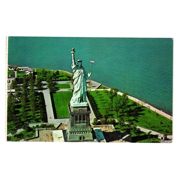 Statue Of Liberty Island Postcard 1964 Dexter Press Aerial View New York Harbor - Picture 1 of 2